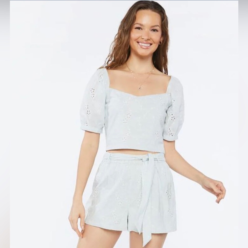 Mint colored embroidered two piece set shorts and crop top size medium in both